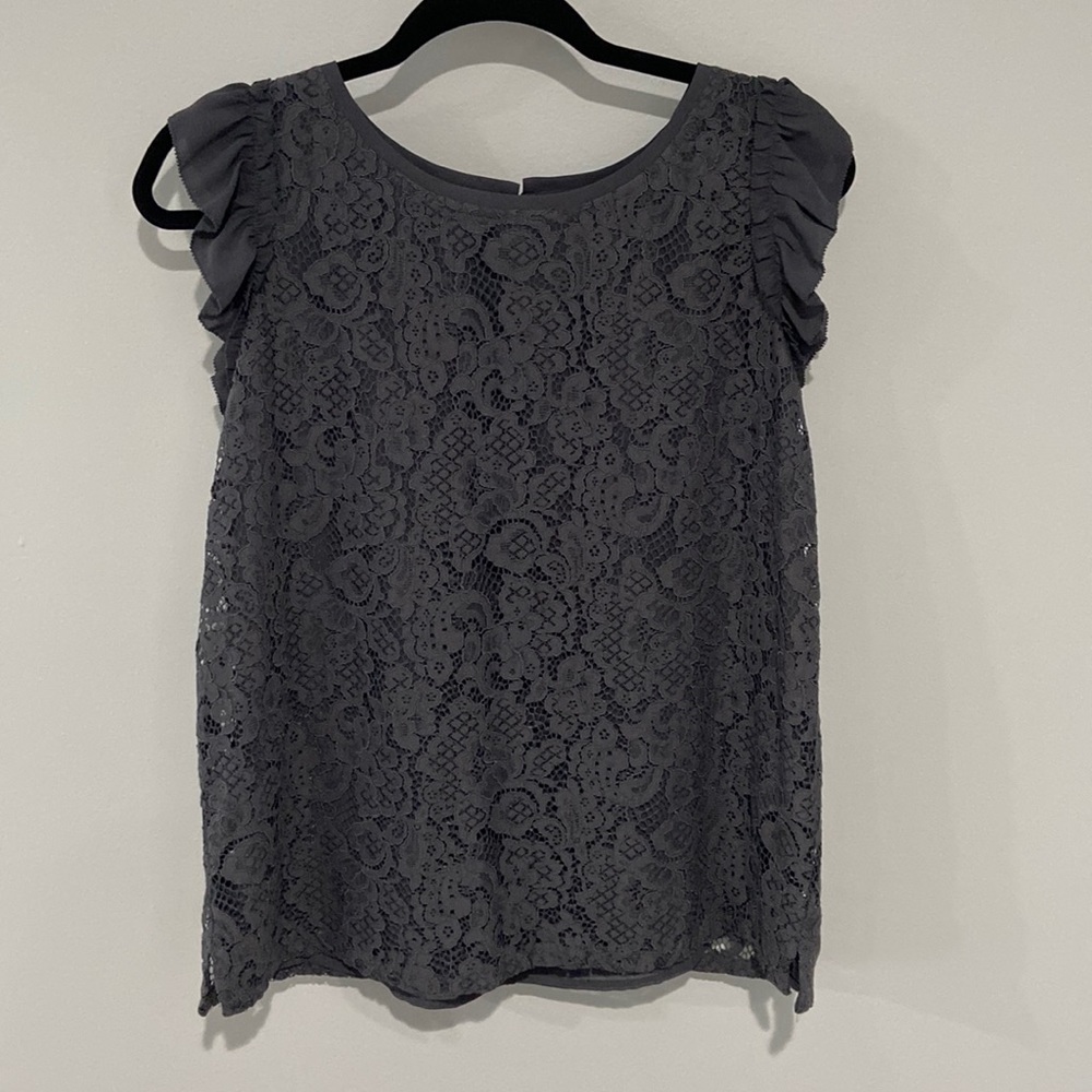 Loft Gray Flutter Sleeve Blouse. Size Medium.